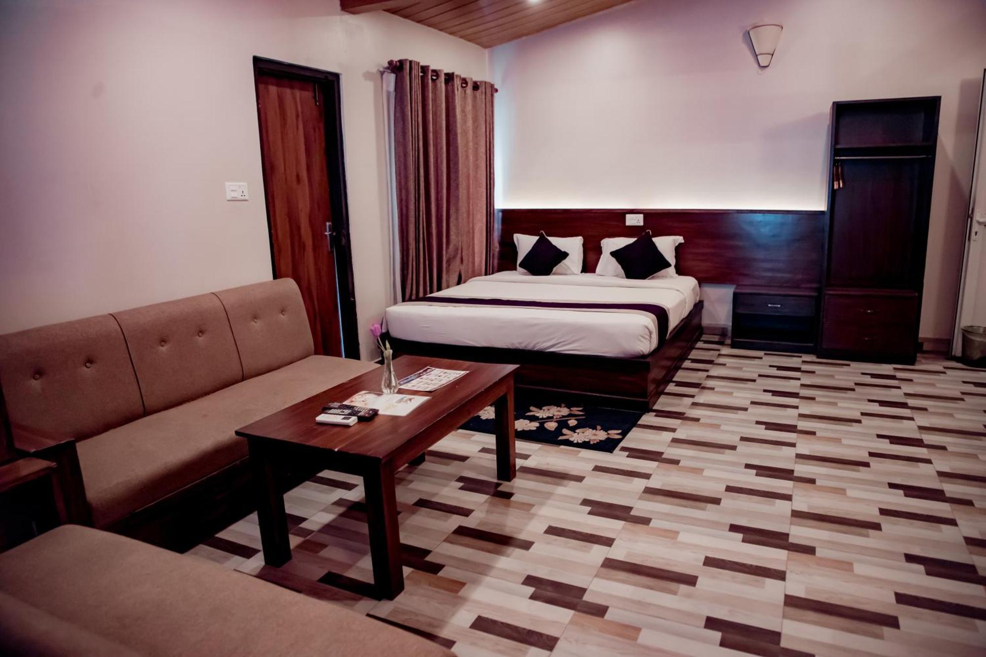 Busy Bee Resort, Pokhara Ngoại thất bức ảnh