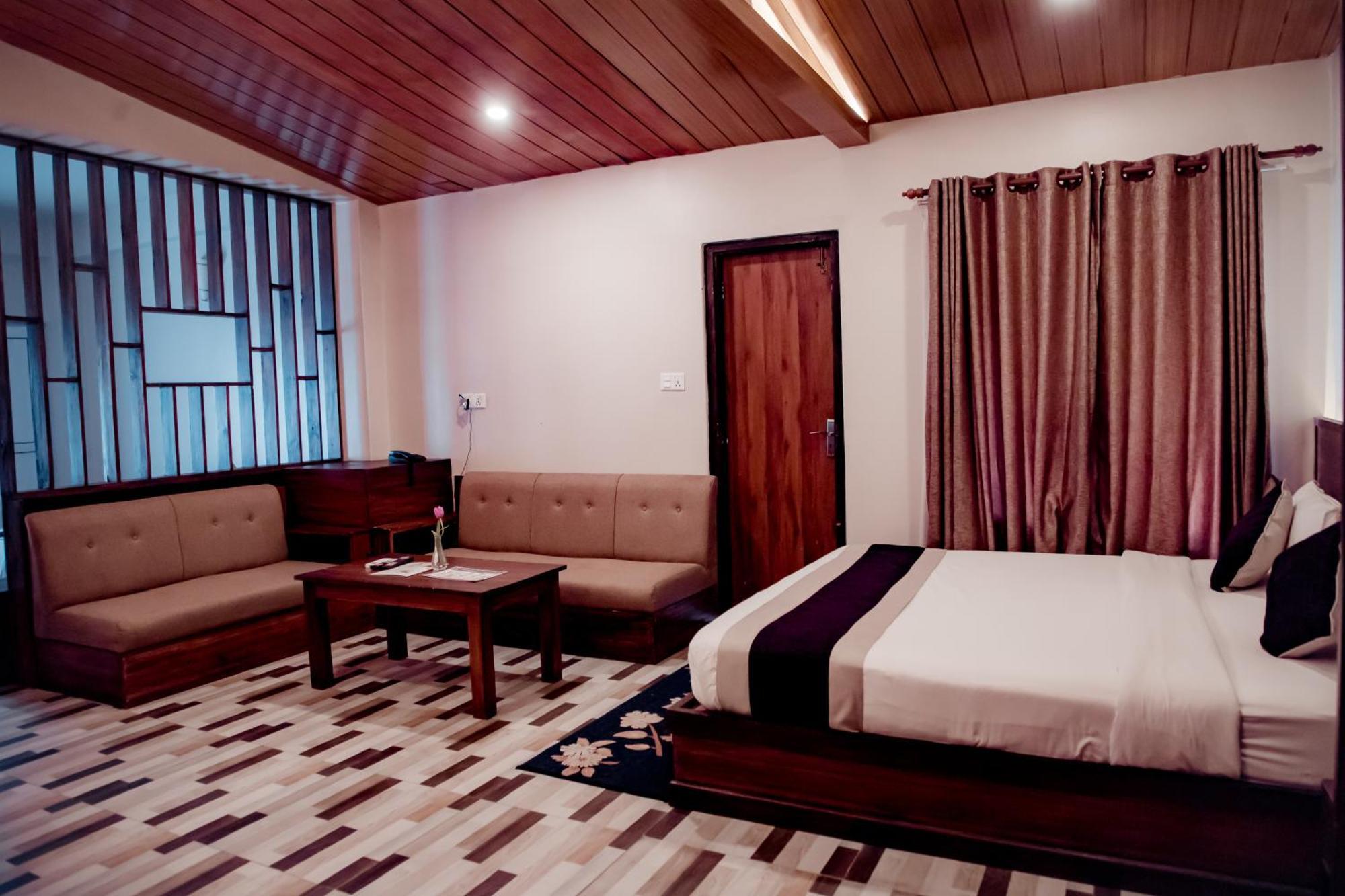 Busy Bee Resort, Pokhara Ngoại thất bức ảnh