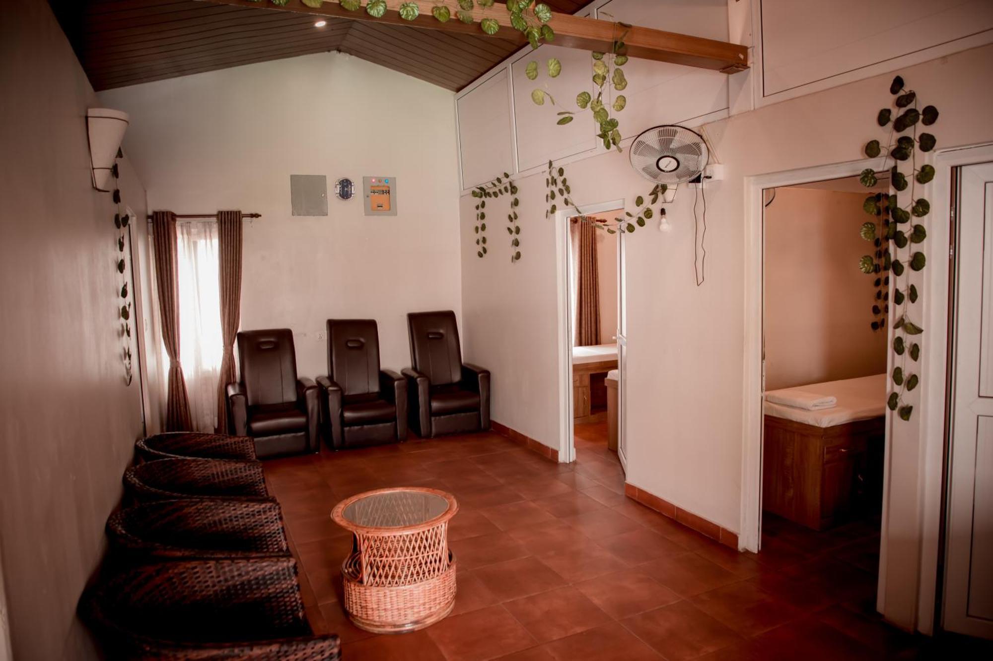 Busy Bee Resort, Pokhara Ngoại thất bức ảnh