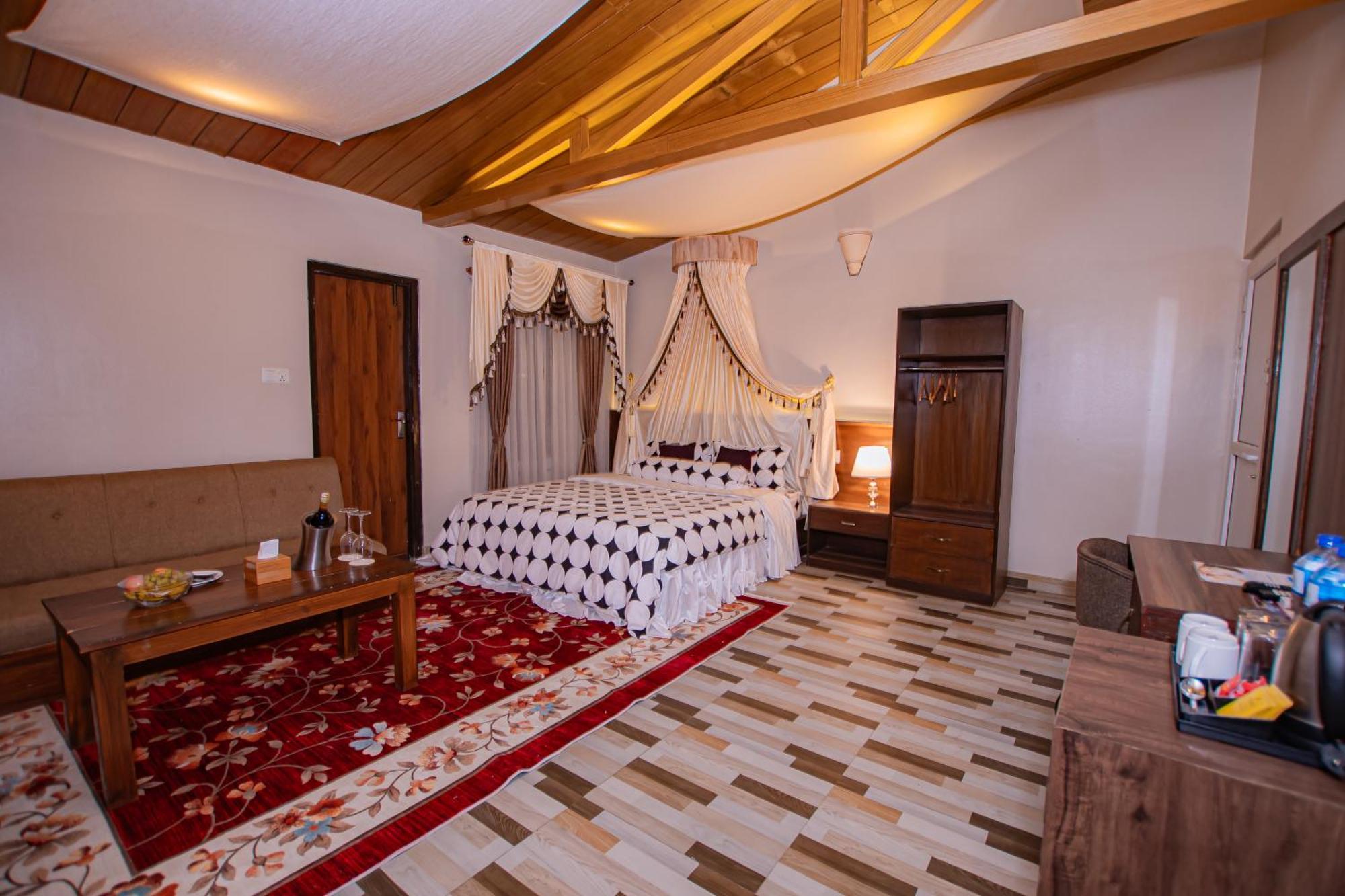 Busy Bee Resort, Pokhara Ngoại thất bức ảnh