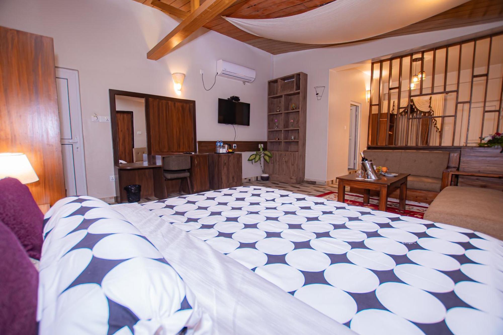 Busy Bee Resort, Pokhara Ngoại thất bức ảnh