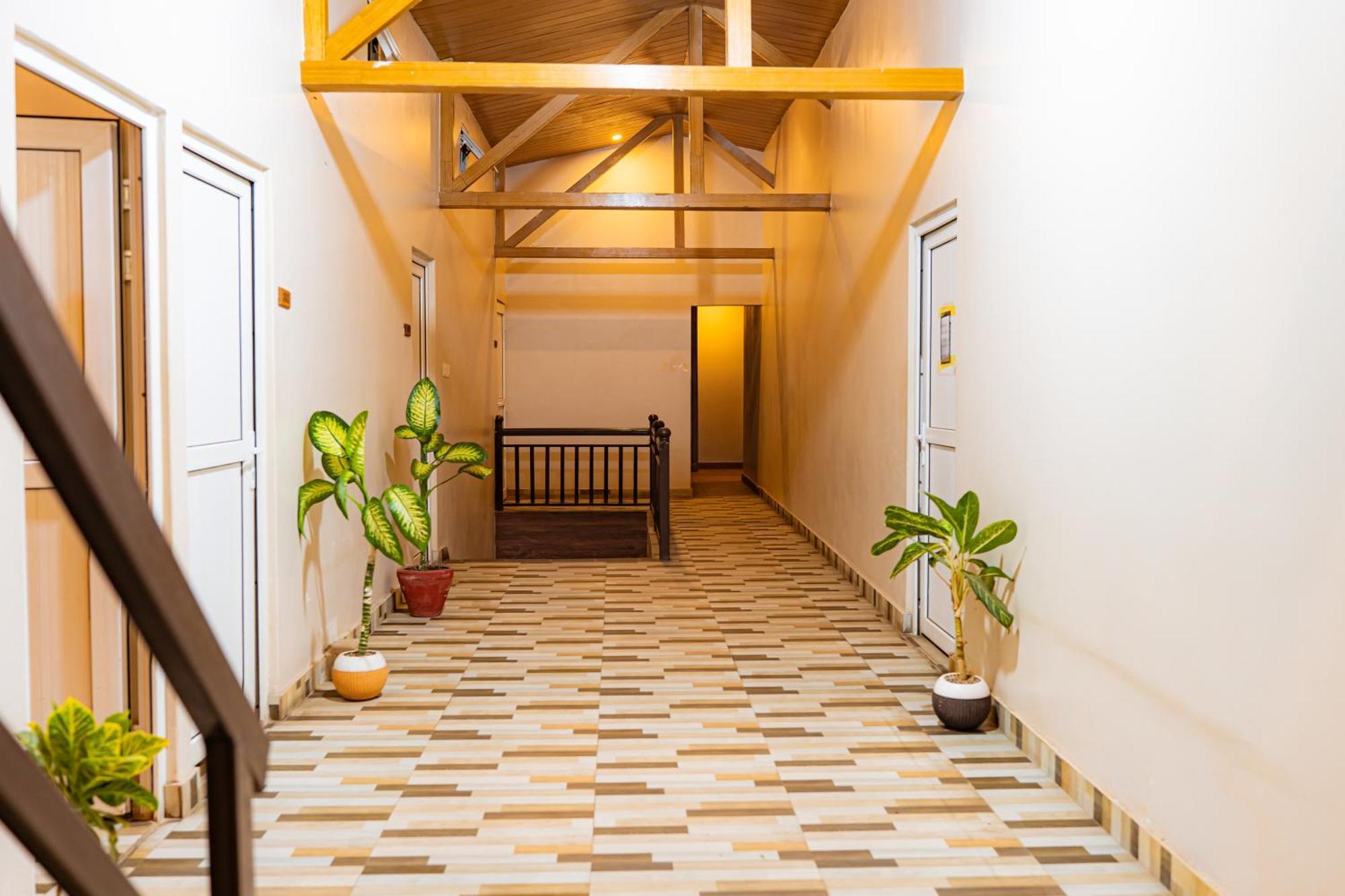 Busy Bee Resort, Pokhara Ngoại thất bức ảnh