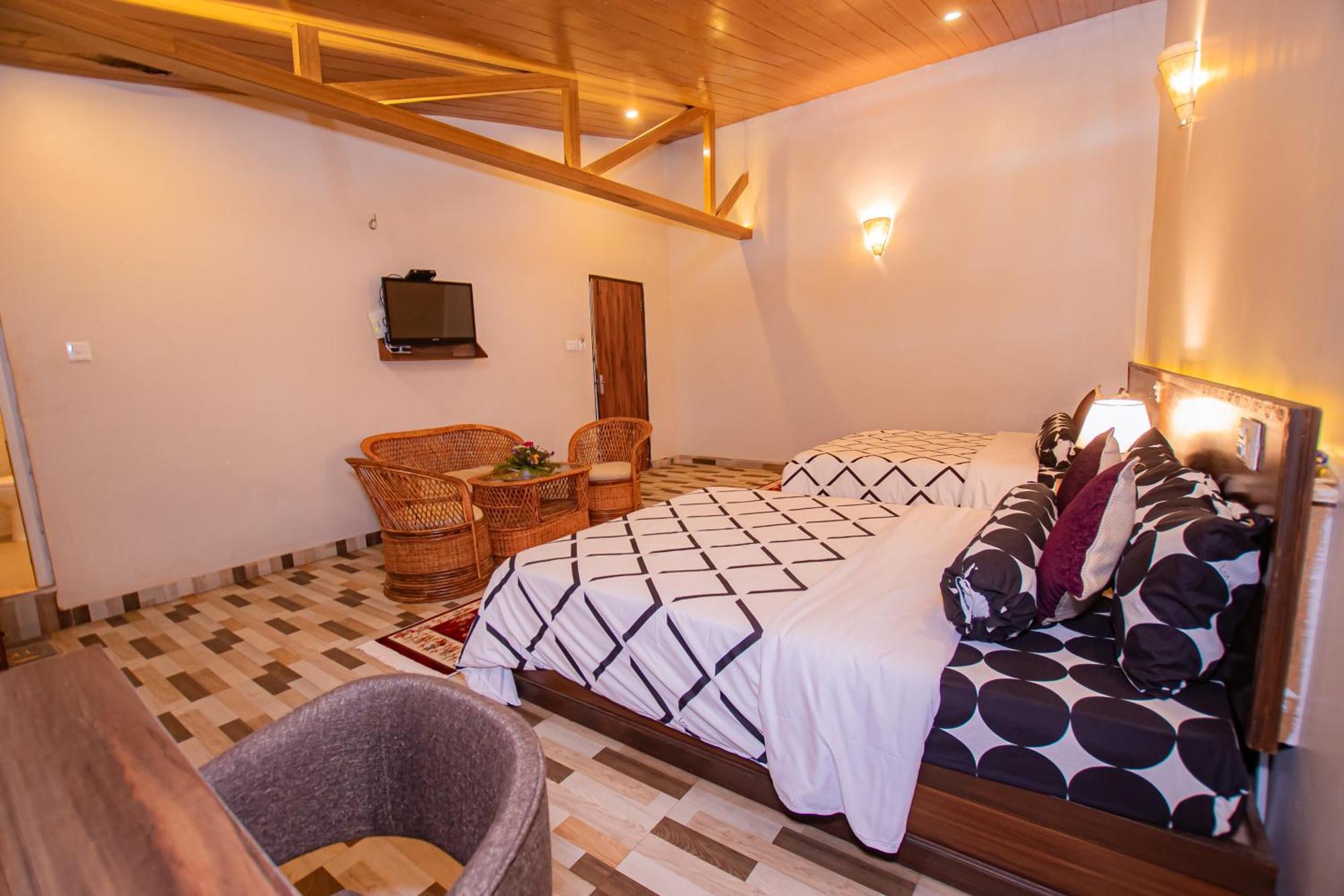 Busy Bee Resort, Pokhara Ngoại thất bức ảnh