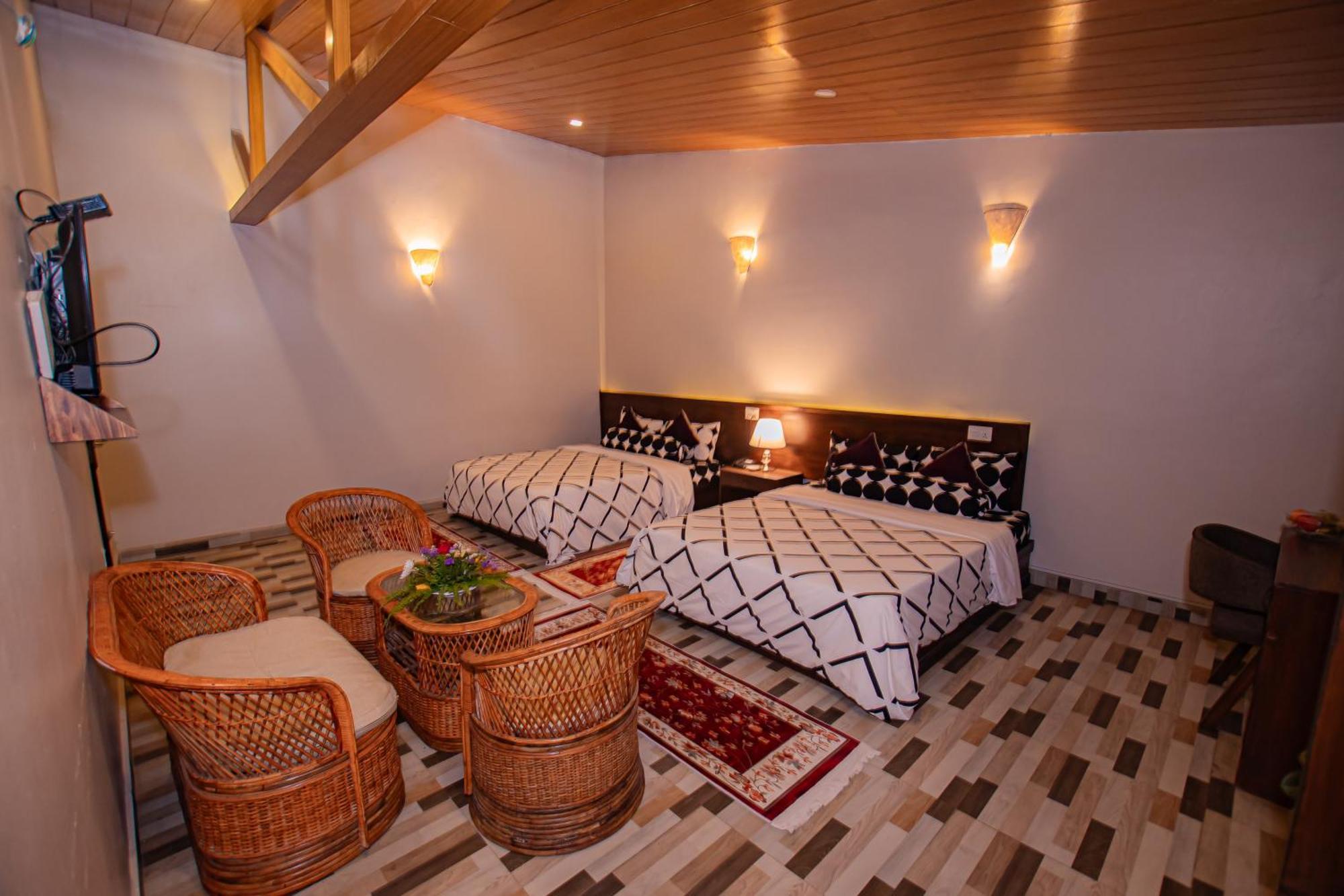 Busy Bee Resort, Pokhara Ngoại thất bức ảnh
