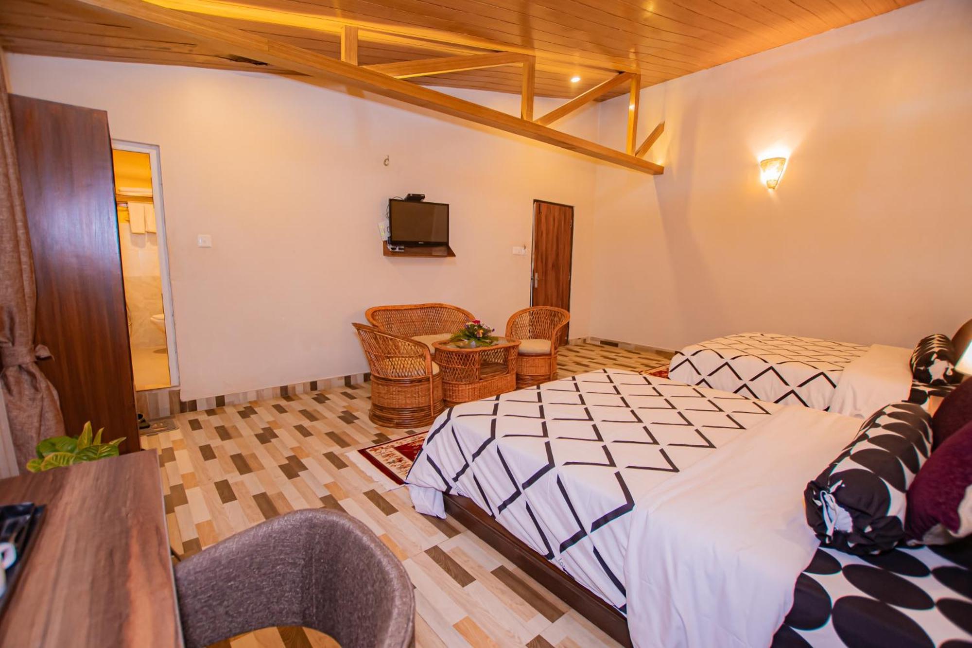 Busy Bee Resort, Pokhara Ngoại thất bức ảnh