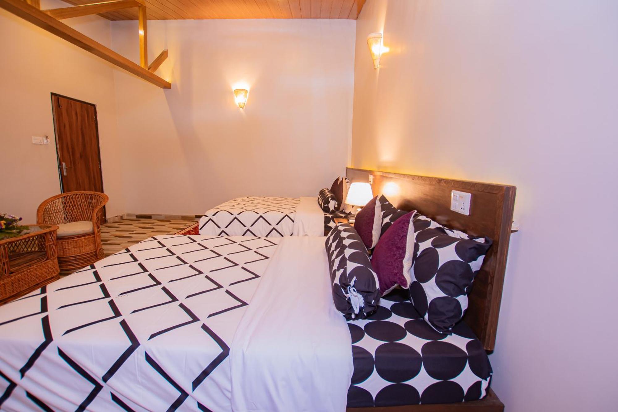 Busy Bee Resort, Pokhara Ngoại thất bức ảnh