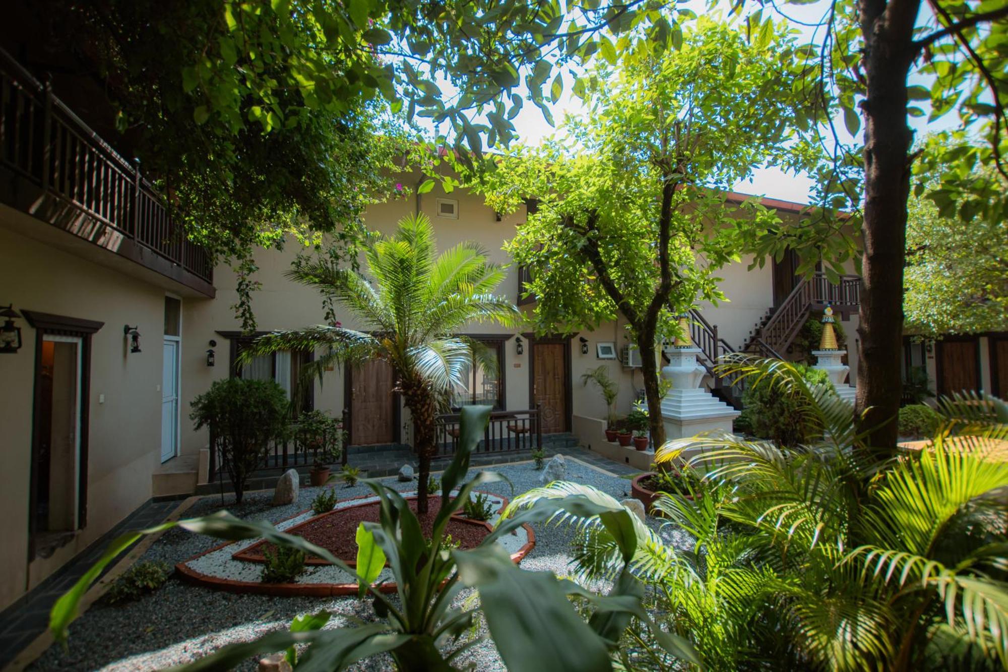 Busy Bee Resort, Pokhara Ngoại thất bức ảnh