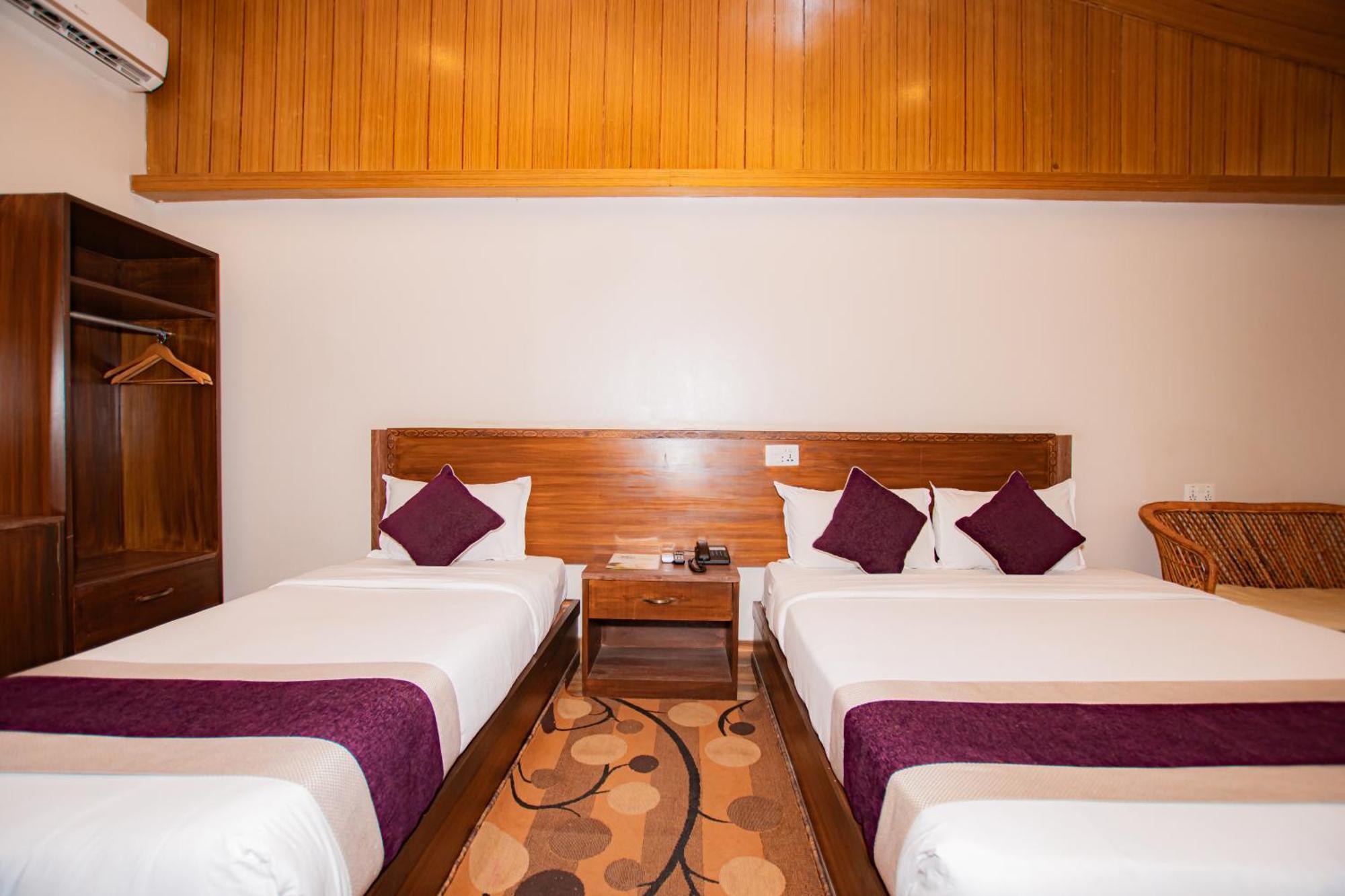 Busy Bee Resort, Pokhara Ngoại thất bức ảnh