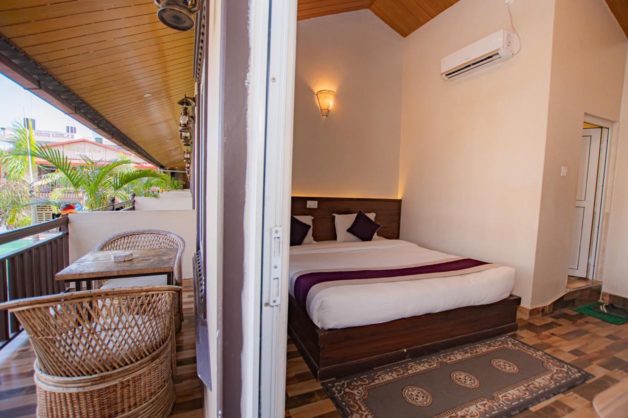 Busy Bee Resort, Pokhara Ngoại thất bức ảnh