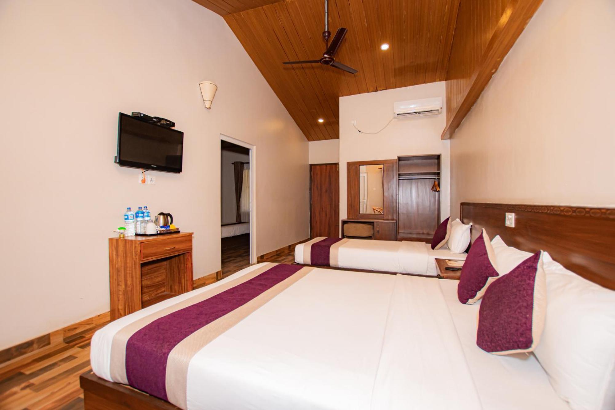 Busy Bee Resort, Pokhara Ngoại thất bức ảnh