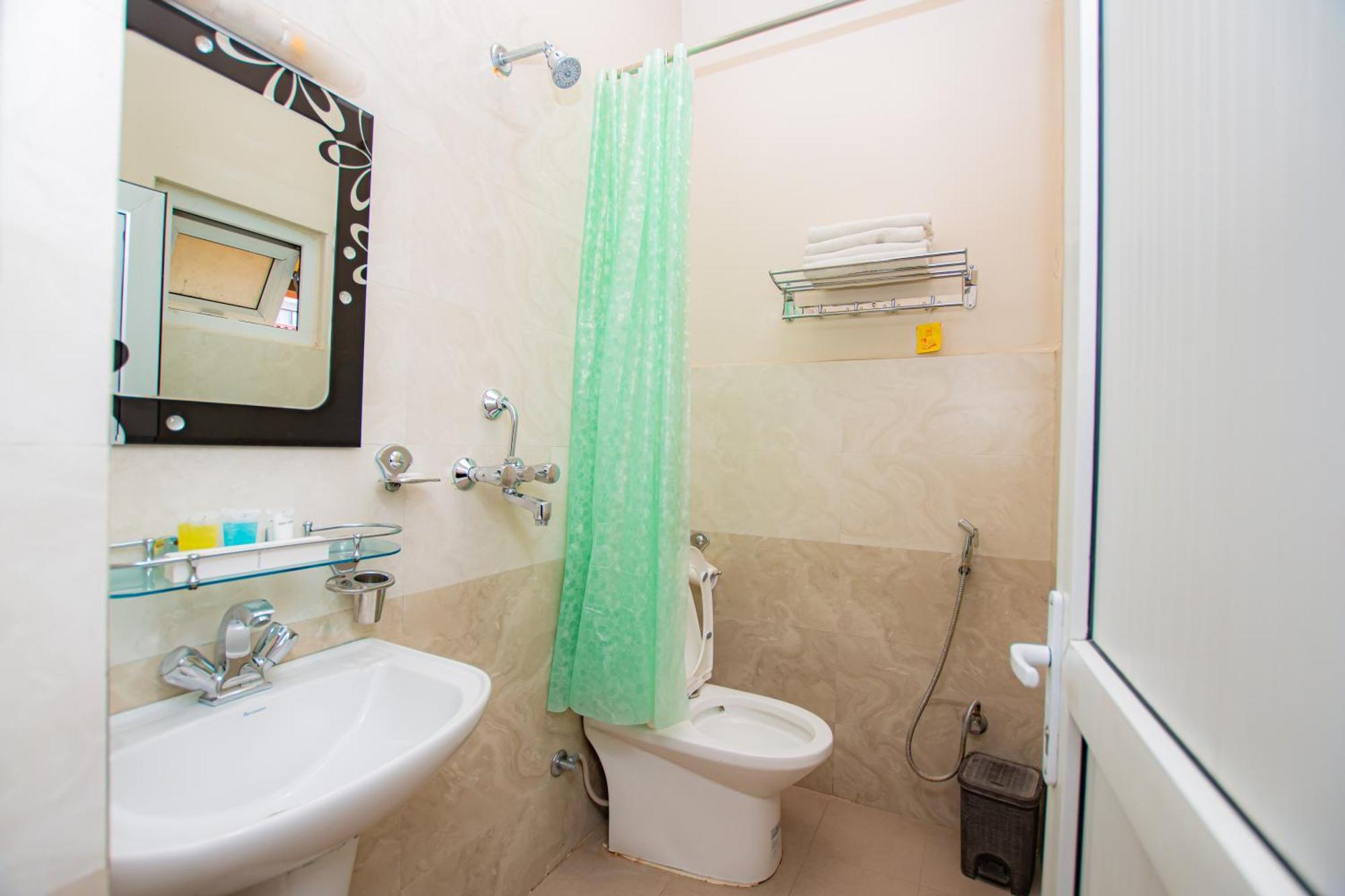 Busy Bee Resort, Pokhara Ngoại thất bức ảnh