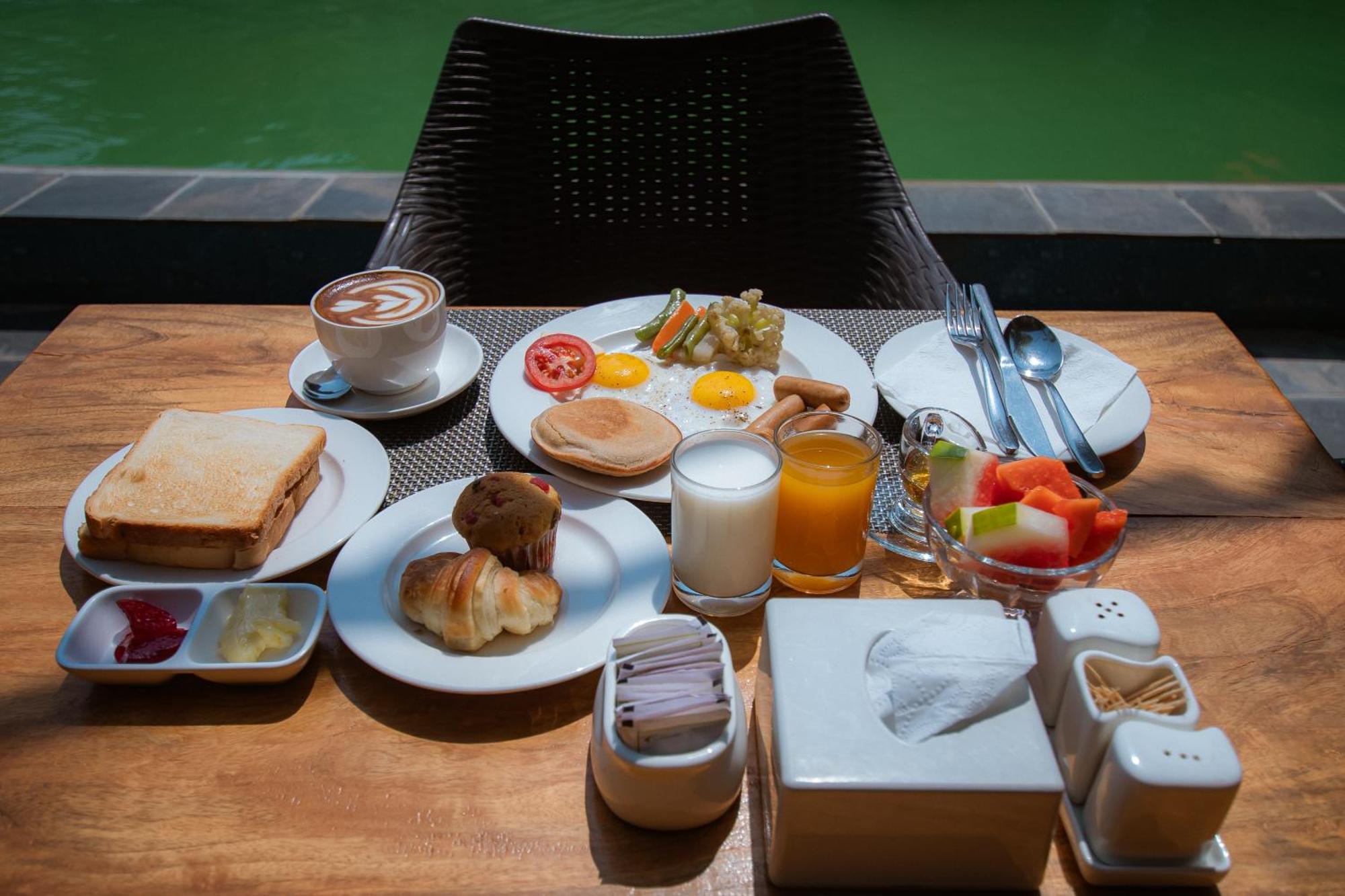 Busy Bee Resort, Pokhara Ngoại thất bức ảnh
