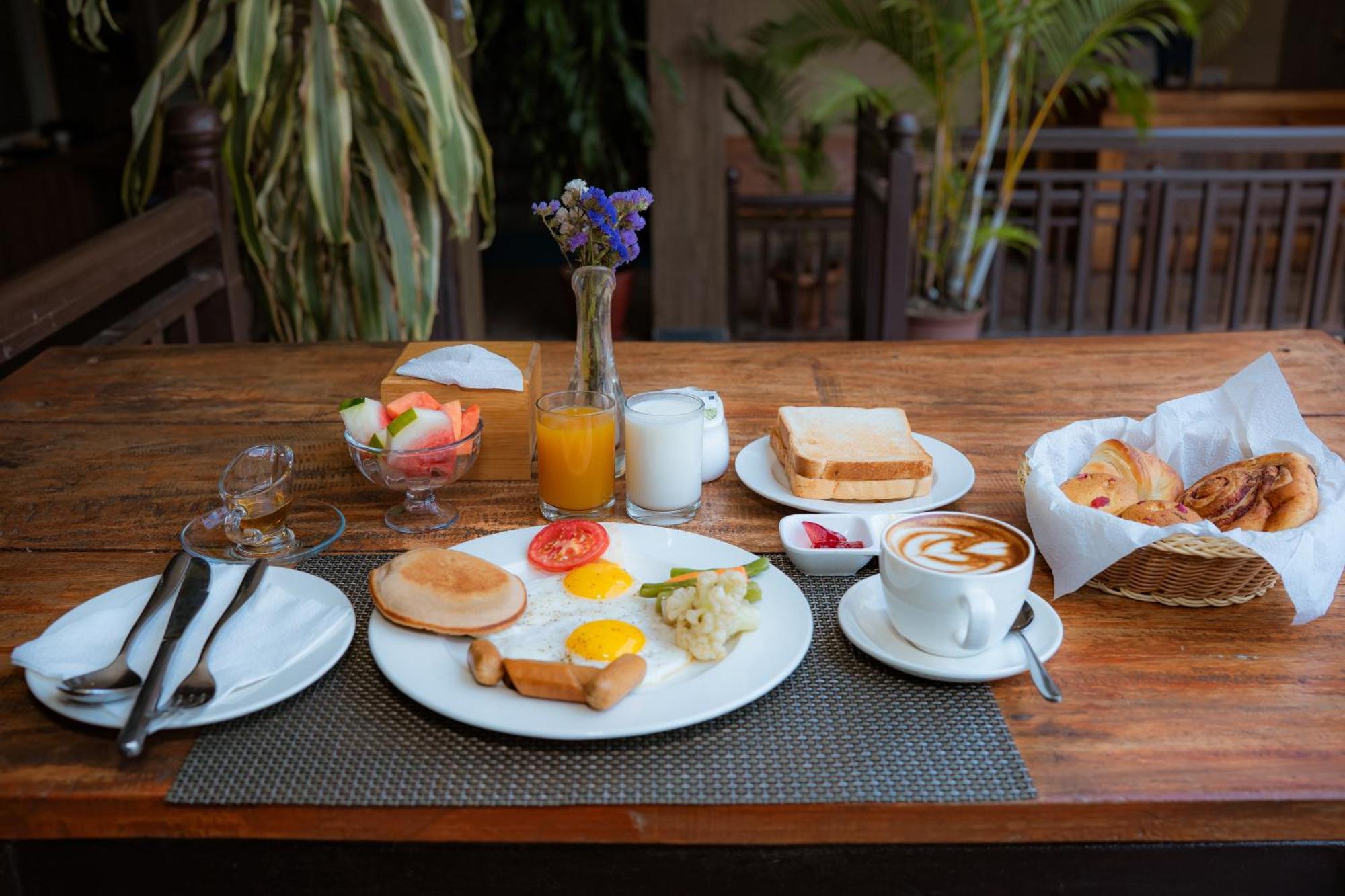 Busy Bee Resort, Pokhara Ngoại thất bức ảnh