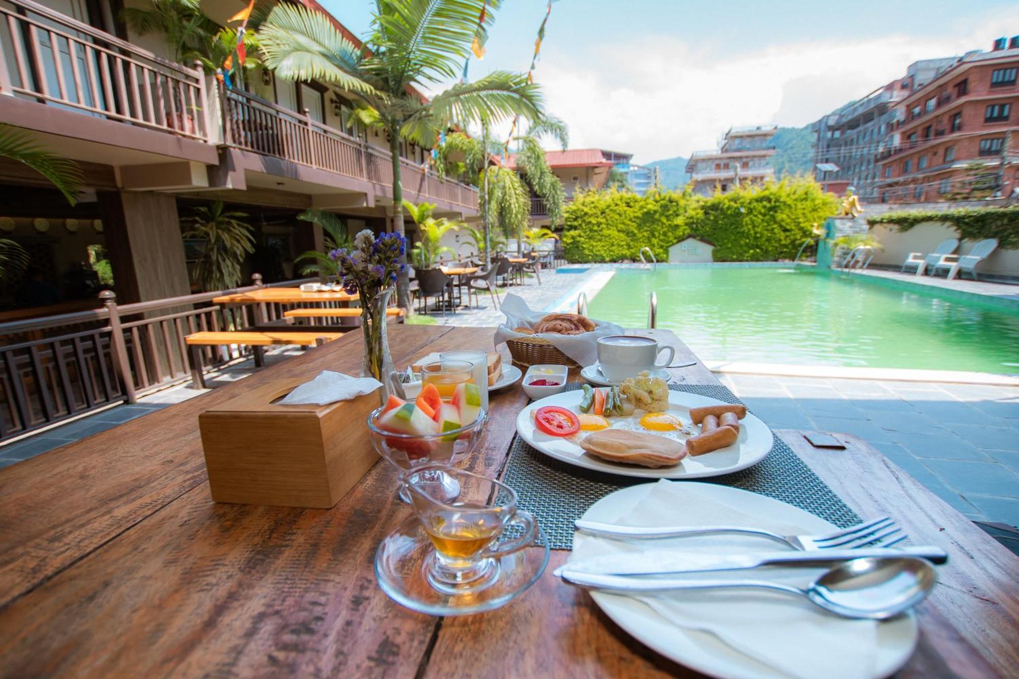 Busy Bee Resort, Pokhara Ngoại thất bức ảnh