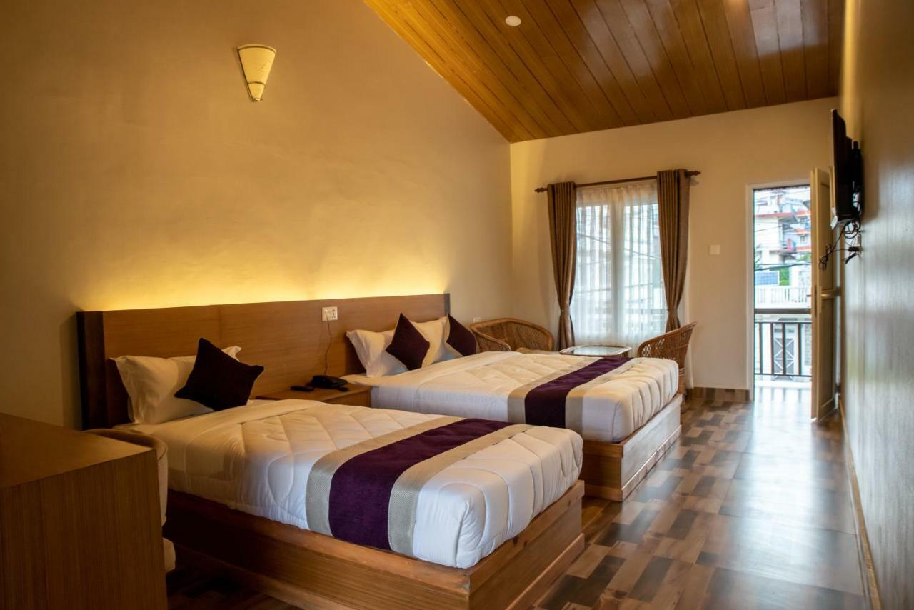 Busy Bee Resort, Pokhara Ngoại thất bức ảnh