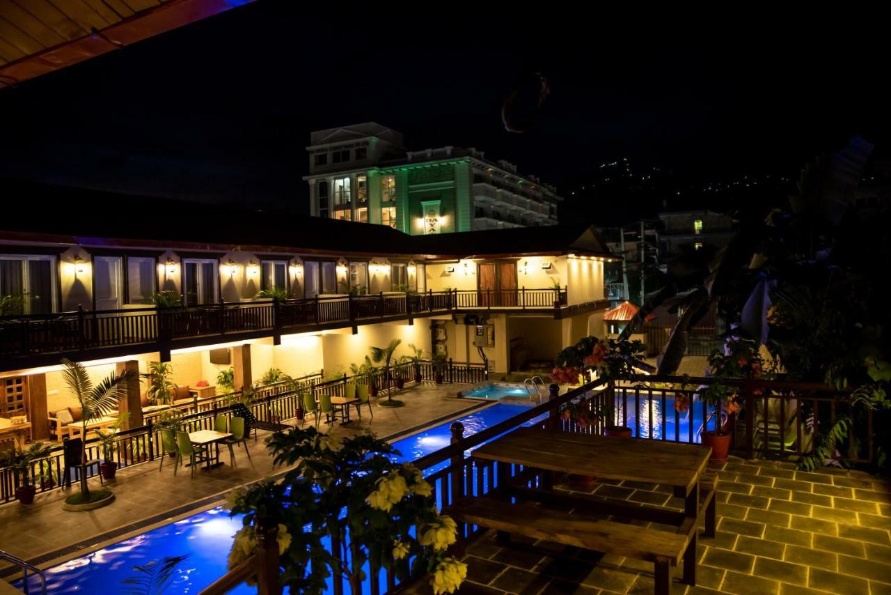 Busy Bee Resort, Pokhara Ngoại thất bức ảnh