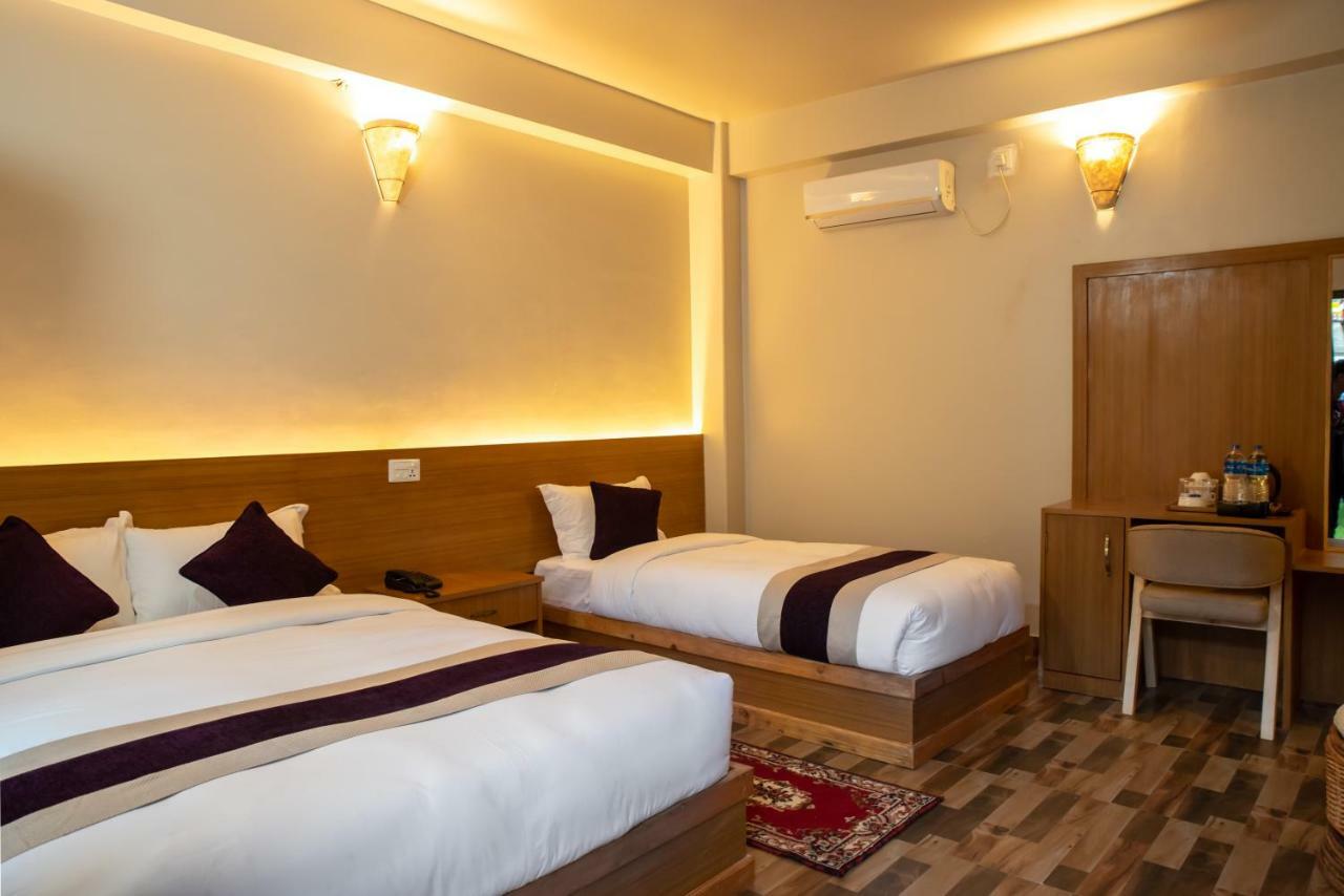 Busy Bee Resort, Pokhara Ngoại thất bức ảnh